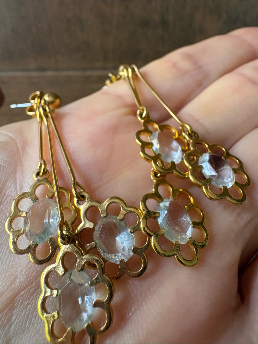 NIB Vintage Avon 90s Gold-Plated Daisy Earrings | Sparkling Crystal Floral Drops